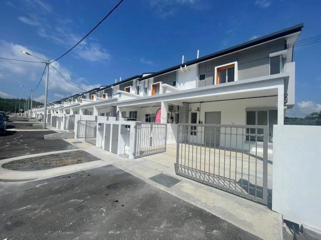 BRAND NEW Rumah Teres Dua Tingkat Freehold Kuala Kubu Baru Hulu Selang 1