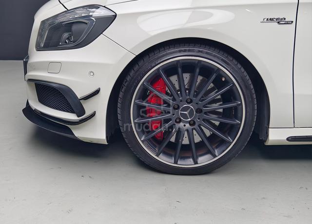 2015 Mercedes Benz A45 2.0 AMG Pre-Facelift UK SP - 5