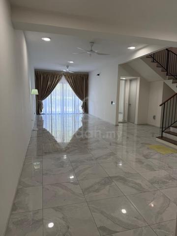 3 Storey Terrace, Jia Hayat Villa, Seri Kembangan, Taman Bukit Serdang 1