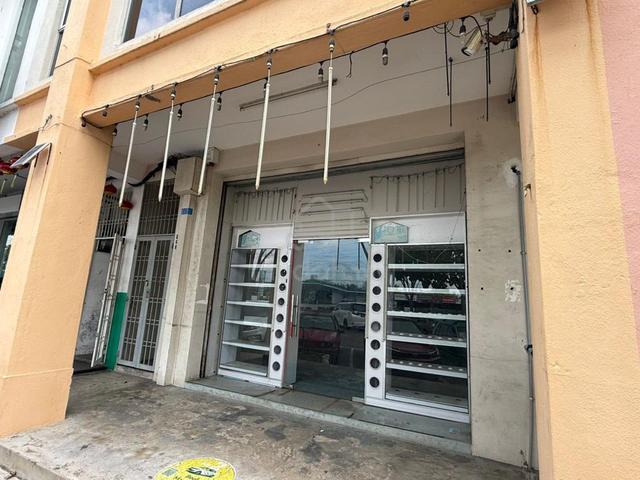 [HOT AREA] FACING MAIN ROAD Ground Floor Shoplot Semabok Perdana Town 1