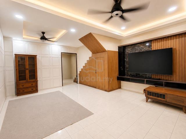 Rumah Cantik Siap RENO Wainscoating @ Jln Helang Scientex Pasir Gudang 1