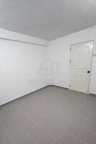 Small room or small office space 1