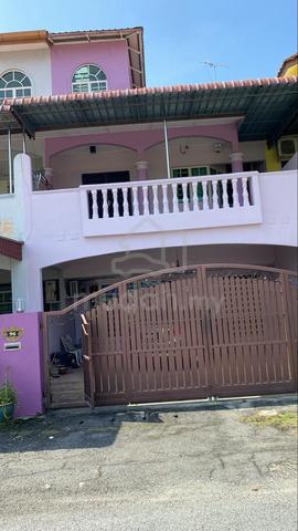 Beautiful 2 1/2 storey Freehold Bandar Cyber Botoni 1