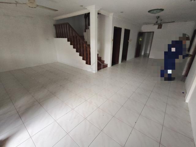 Bintulu Just Painted Double Storey Semi D for Rent Kosong 1