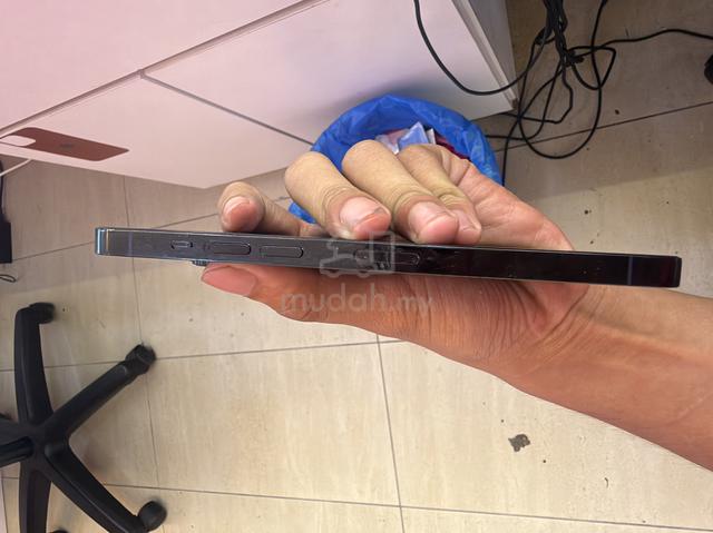 iPhone 14 Pro Max - photo 3 of 5