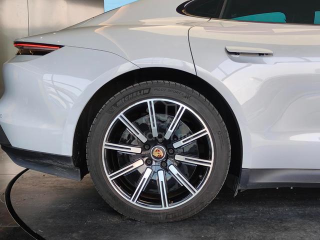 2022 Porsche TAYCAN Local Porsche Malaysia Unit - 4