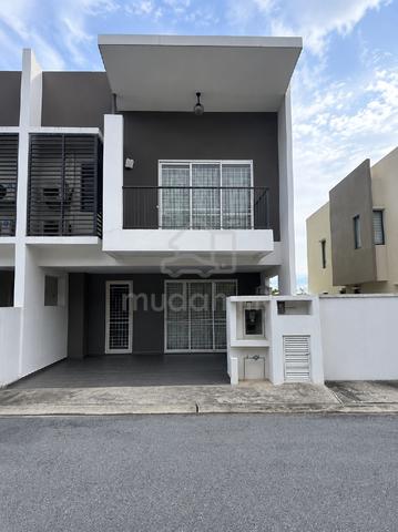 2.5storey Villa Terrace End Lot with extra 10ft land! Rare Villa conce 1