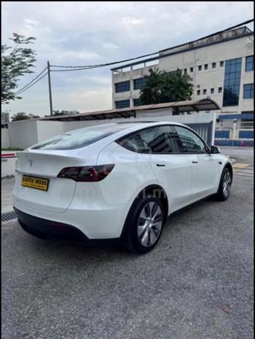 Tesla Model Y RWD 2023 With Tesla Warranty - 3