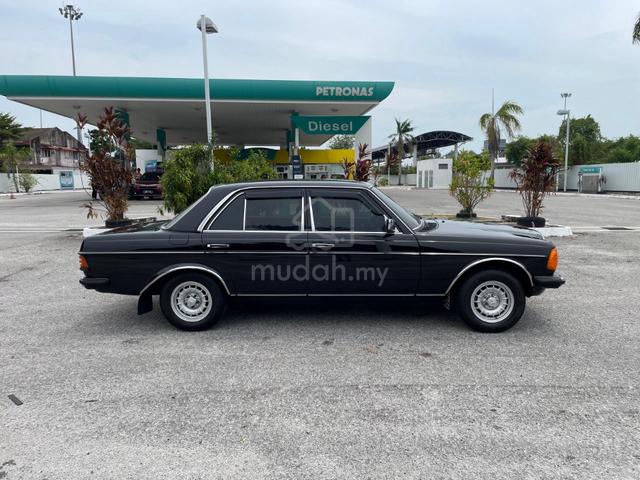 1984 Mercedes Benz 200 2.0 (M) - 4
