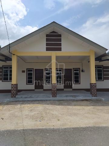Rumah Sewa (Belakang Petronas Pagoh) 1
