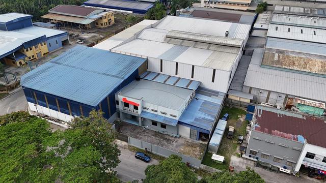Ulu Tiram 1.5 Storey Semi Detached Factory / 10437 sqft / Fully Extend 1