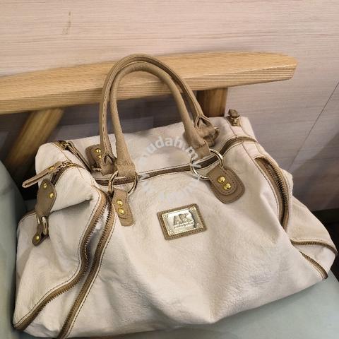 Zeug gazon B.C. Anne Klein Faux Leather Bag - Bags & Wallets for sale in Sentul, Kuala  Lumpur