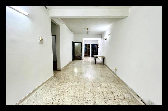 Putri Apartment 1
