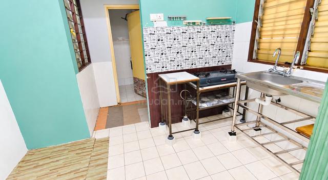 Aman Putra Apartment 1