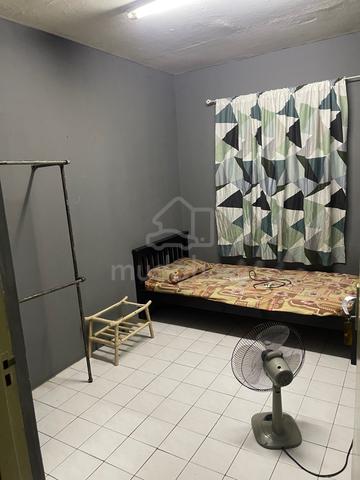 Medium Room 1