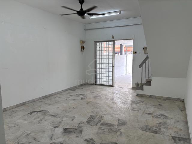 Tmn Sri Gombak Batu Cave Selangor 2sty 14x85 3r2b landed hse for sale 1