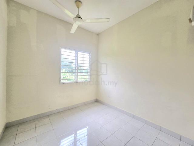 2 Storey Terrace  Kemuning Greenhills 3 Bukit Rimau, Seksyen 32 4