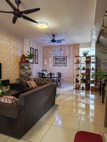 Jln perjiranan15 bandar dato onn 2 storey house 4room 4bathroom gated 1