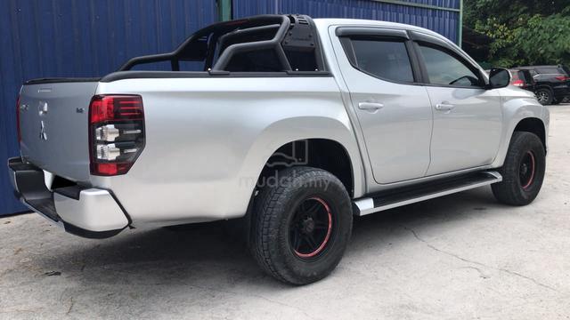 2019 Mitsubishi TRITON 2.4 VGT (loan kedai) - 2