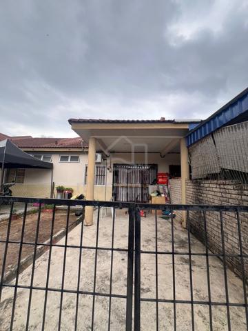 Teres Setingkat Indera Sempurna, Kuantan, Pahang. 1