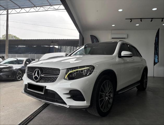 2017 Mercedes Benz GLC250 2.0 AMG Line - MIL 88K - 1