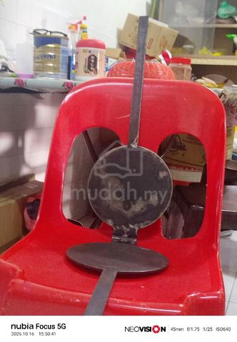 pembuat kuih sabit - photo 4 of 6