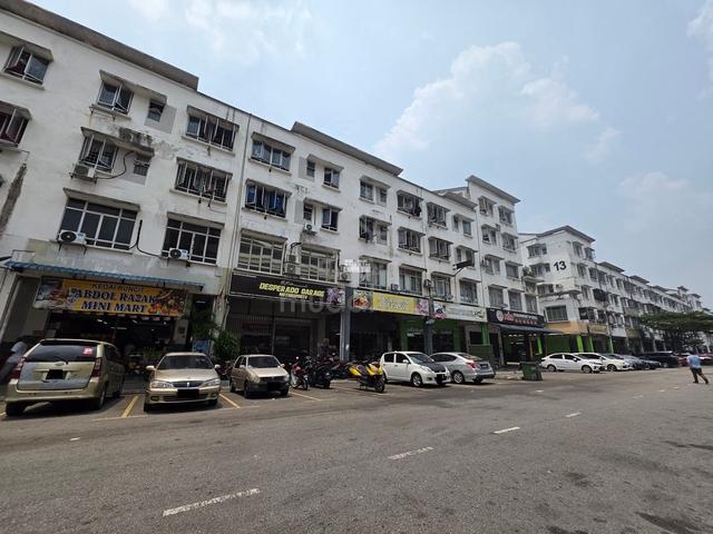 Dataran Otomobil Apartment 1