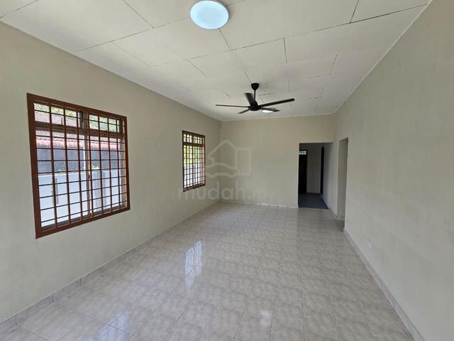 Taman Megah Ria / Jln Dedaru ( Single Storey Semi D ) For Rent 1