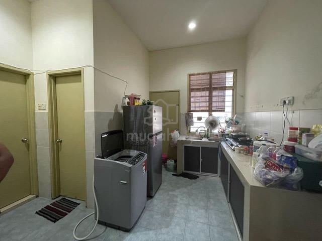 Single storey terrace end lot in galena Taman Krystal for sale 1