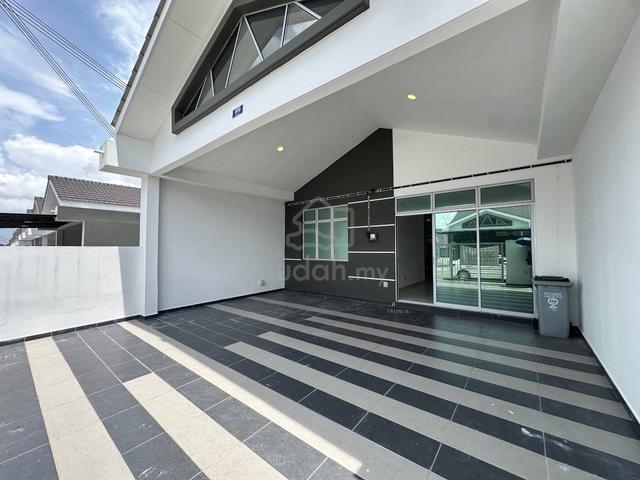 Kulai Bandar Putra / Picollo Jalan Bayan / Brand New / Guarded & Gate 1