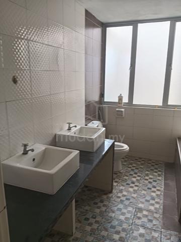 ( 👍👍👍 Must Rent 👍👍👍) Taman Naluri Indah Guard & Gated 2