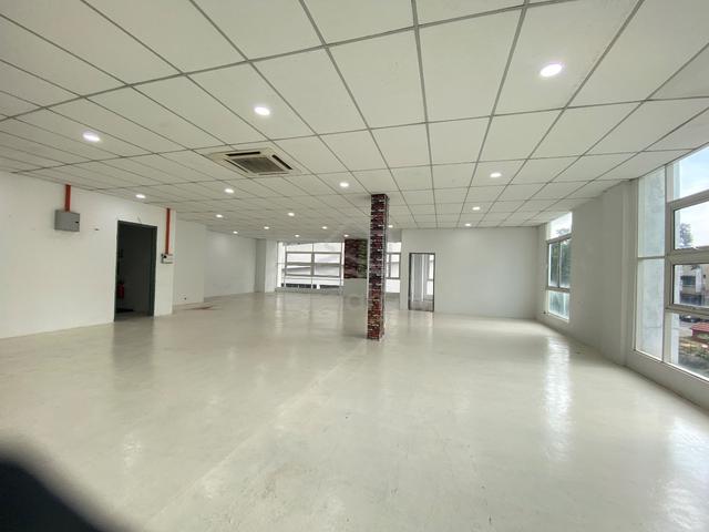 3 Element 3200 sqf Office with Lift bandar putra permai Equine 2
