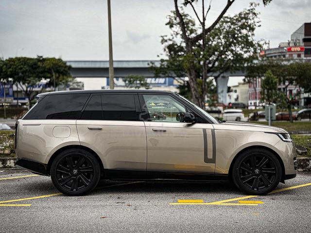 CLASSY COLOR JP2023 Range Rover VOGUE 4.4 P530 HSE - 1