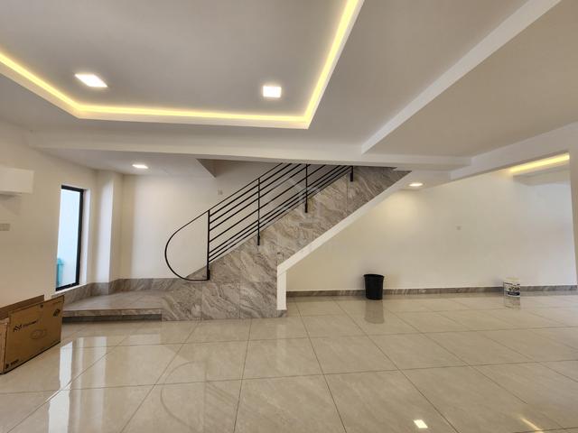 FULLY RENOVATED 2-STOREY @ BANDAR MAHKOTA CHERAS For Sales 1