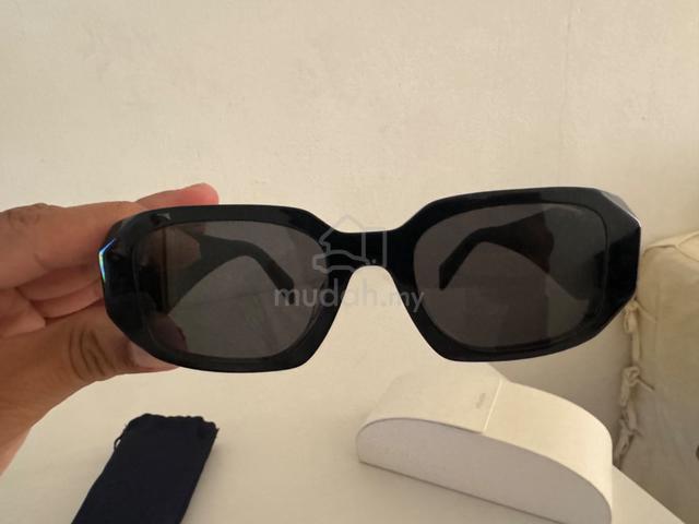 Prada sunglasses for sale - photo 2 of 6