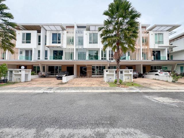 FULLY FURNISHED - 3 Storey Superlink Cassia Garden Residence Cyberjaya 1