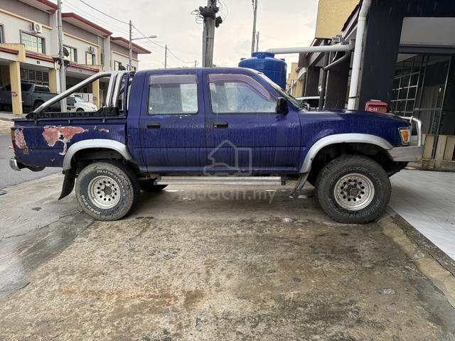 1995 Toyota HILUX 2.8 DOUBLE CAB (M) - 2