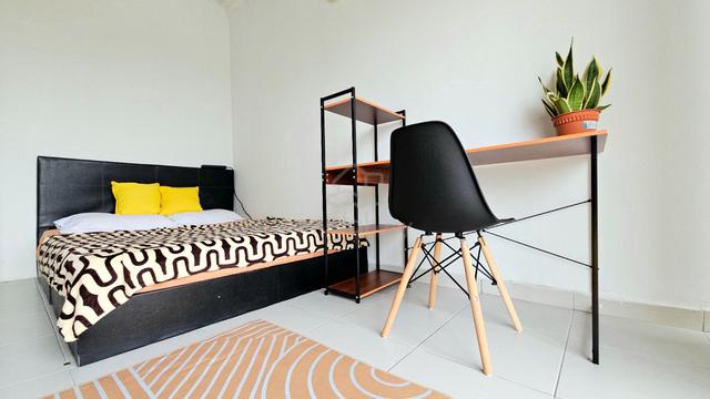 Suria Jelatek Room to Let 1