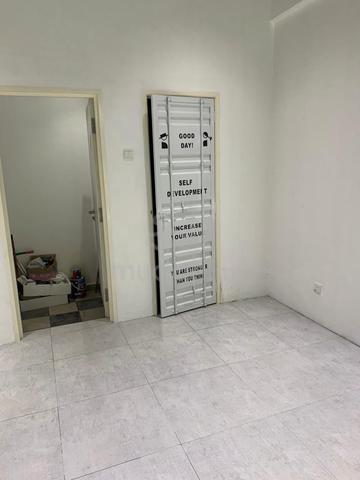 The Peak shoplot Suitable For F&B Cafe Renovated Unit 1