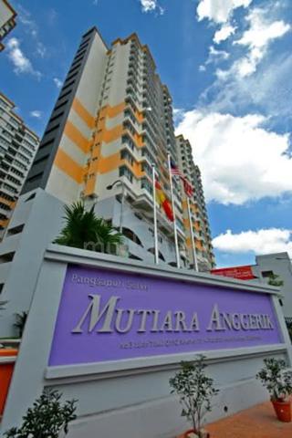 Fully Furnish Medium Room (Single Female) + Covered Parking Seksyen 15 1