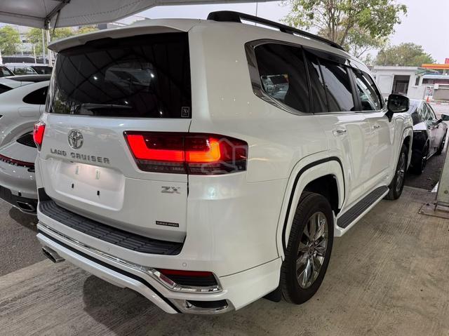 2024 Land CRUISER 3.4 ZX FULLY LOADED BLACK INT - 2