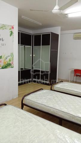 Male Master Room at Cova Suites, near Segi Univ & MRT Kota Damansara 1