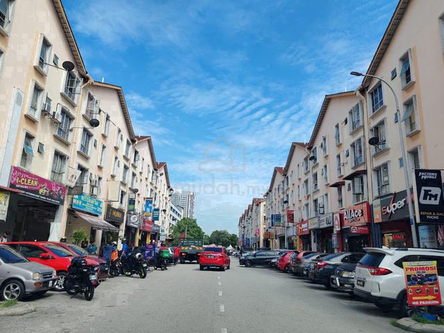 Hot Shah Alam Seksyen 7  kedai strategi sebelah Uitm Jakel Lrt sekolah 1