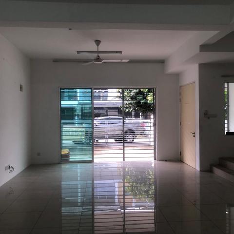 Kajang Double Storey Terrace For Rent, Gated, Swimming Pool, Ukm 1