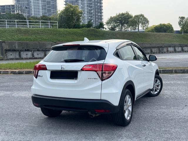 2015 Honda HR-V 1.8 V (A) LOW MILAGE FREE WARRENTY - 2