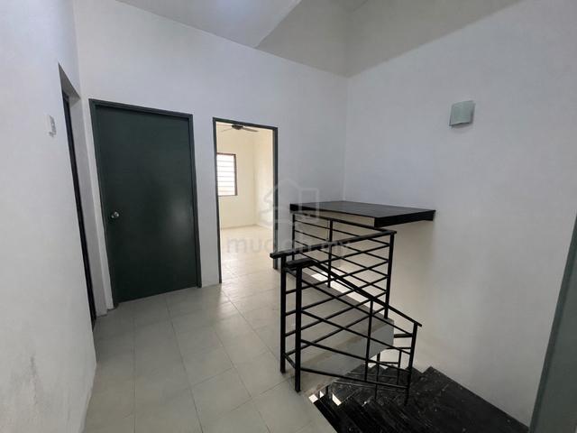 Double storey terrace taman scientex 1