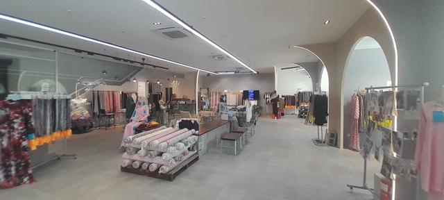 Warehouse n commercial space @ Shamelin Perkasa, dual entrance option 1