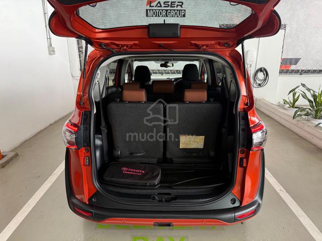 2018 Toyota SIENTA 1.5 V Low Mileage Free Service - 4