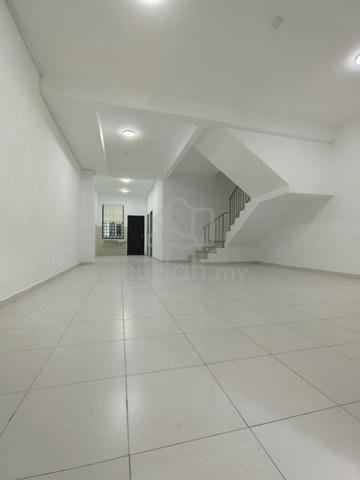 Senai Scientex Utama, 2.5 storey Landed House, 4 Bed 3 Bath. For Rent 1