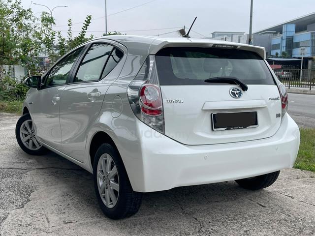 Toyota PRIUS C 1.5 (HYBRID) K/less P/start svc rec - 3